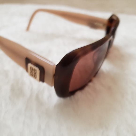 Givenchy authentic sunglasses nude/brown main image 11